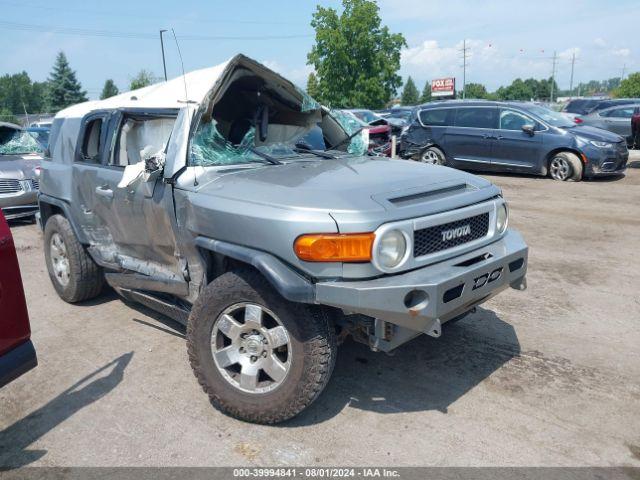  Salvage Toyota FJ Cruiser