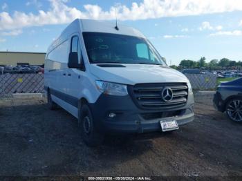  Salvage Mercedes-Benz Sprinter 2500