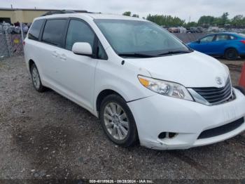  Salvage Toyota Sienna