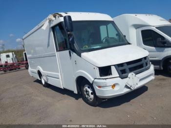  Salvage Isuzu Commercial Van