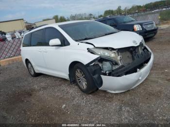  Salvage Toyota Sienna