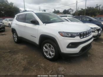  Salvage Jeep Compass