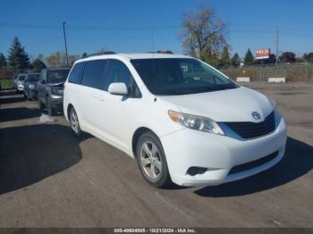  Salvage Toyota Sienna