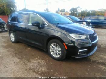  Salvage Chrysler Pacifica