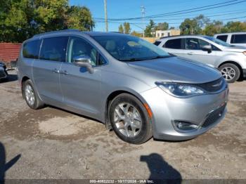  Salvage Chrysler Pacifica