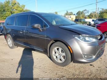  Salvage Chrysler Pacifica