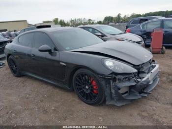  Salvage Porsche Panamera