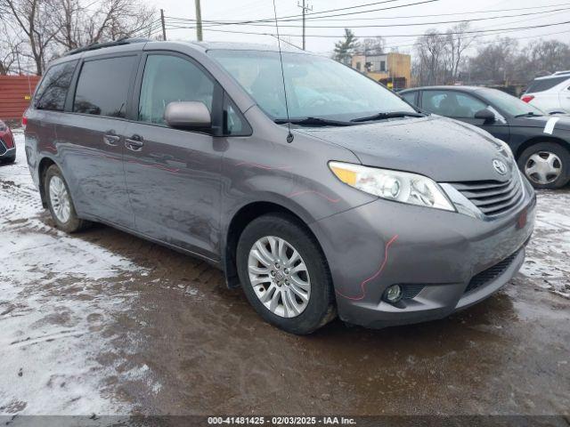  Salvage Toyota Sienna