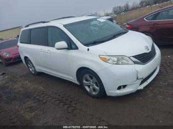  Salvage Toyota Sienna