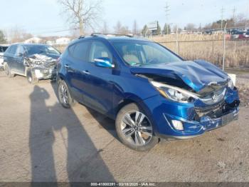  Salvage Hyundai TUCSON