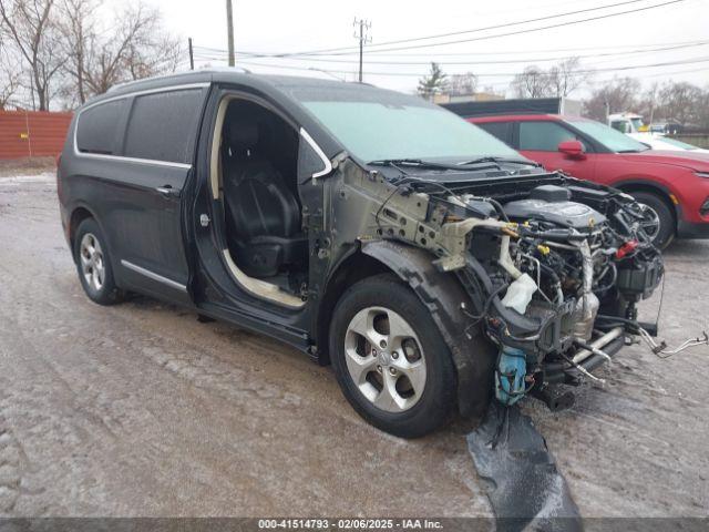  Salvage Chrysler Pacifica