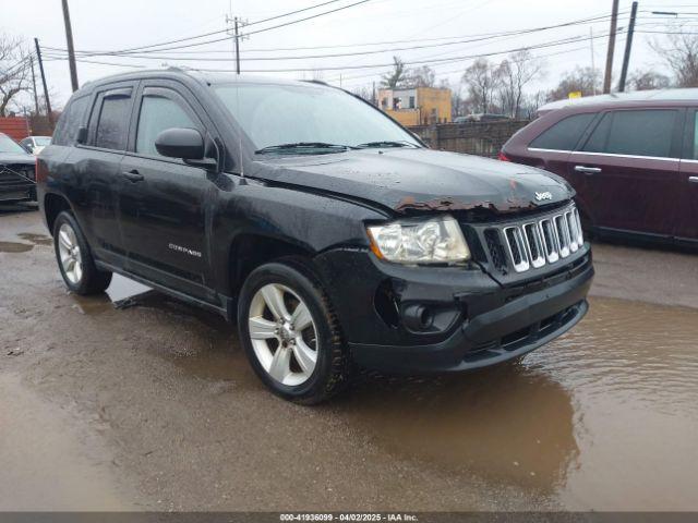  Salvage Jeep Compass