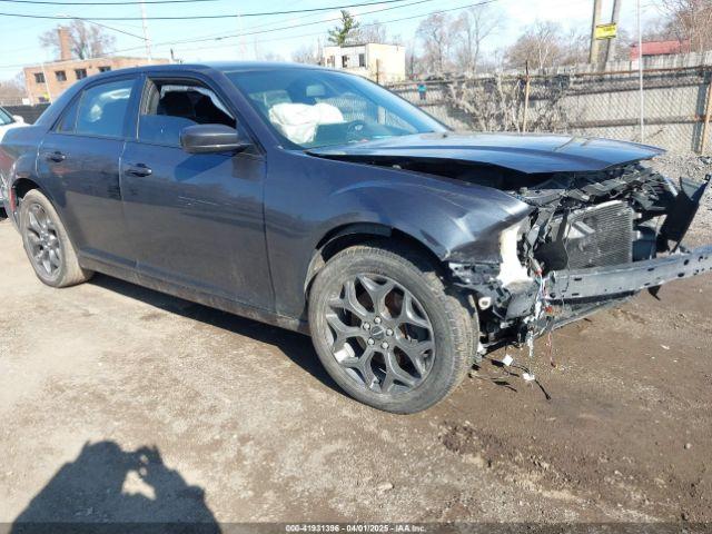  Salvage Chrysler 300