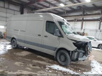  Salvage Mercedes-Benz Sprinter 2500
