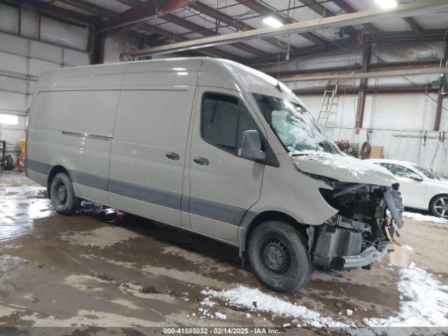  Salvage Mercedes-Benz Sprinter 2500