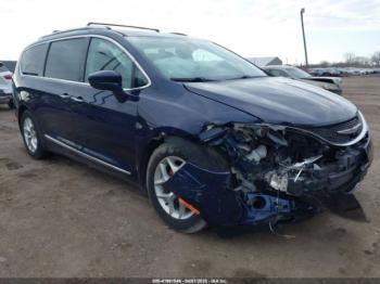  Salvage Chrysler Pacifica
