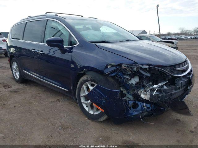  Salvage Chrysler Pacifica