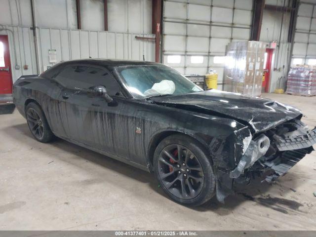  Salvage Dodge Challenger