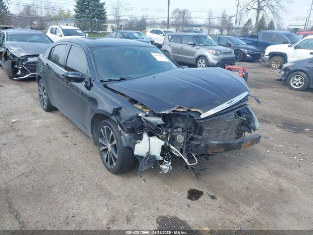  Salvage Chrysler 200
