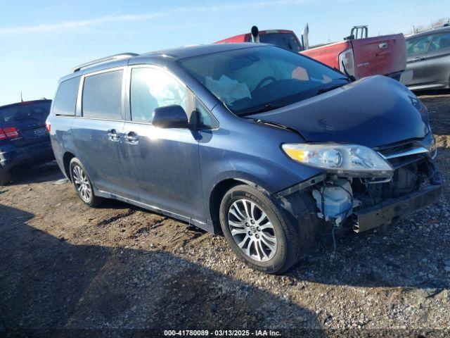  Salvage Toyota Sienna