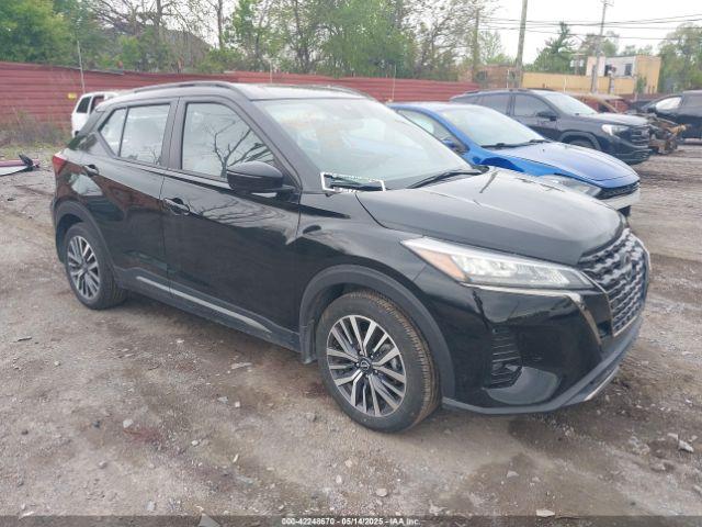  Salvage Nissan Kicks