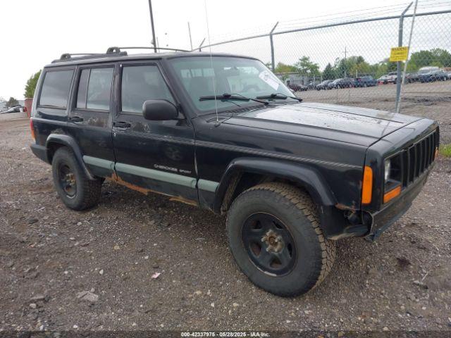  Salvage Jeep Cherokee