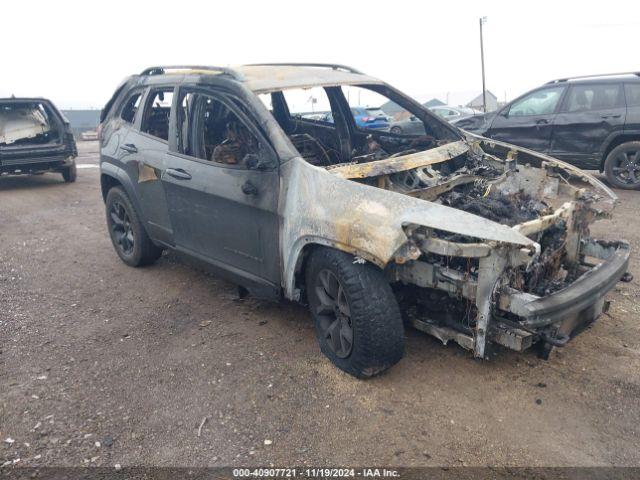  Salvage Jeep Cherokee