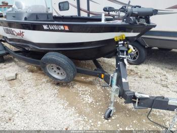  Salvage Alumacraft Boat