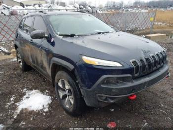  Salvage Jeep Cherokee
