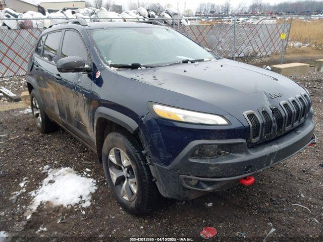  Salvage Jeep Cherokee