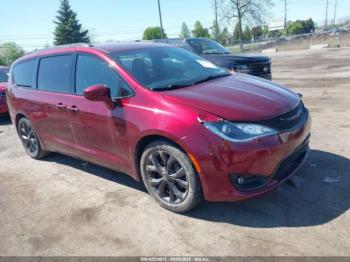  Salvage Chrysler Pacifica