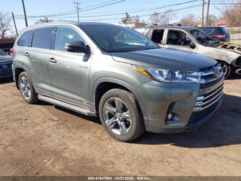  Salvage Toyota Highlander