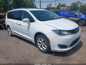  Salvage Chrysler Pacifica