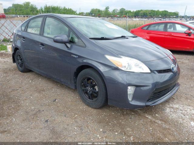  Salvage Toyota Prius
