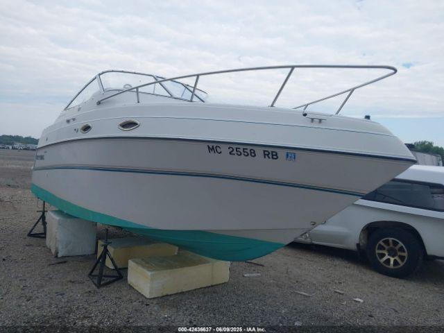  Salvage Four Winns Boat