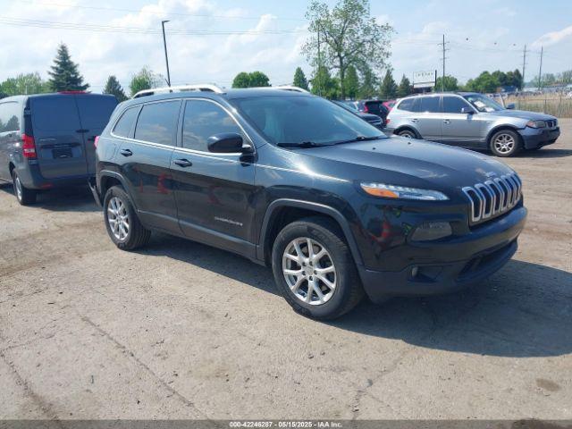  Salvage Jeep Cherokee