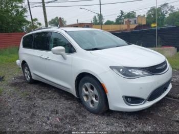  Salvage Chrysler Pacifica