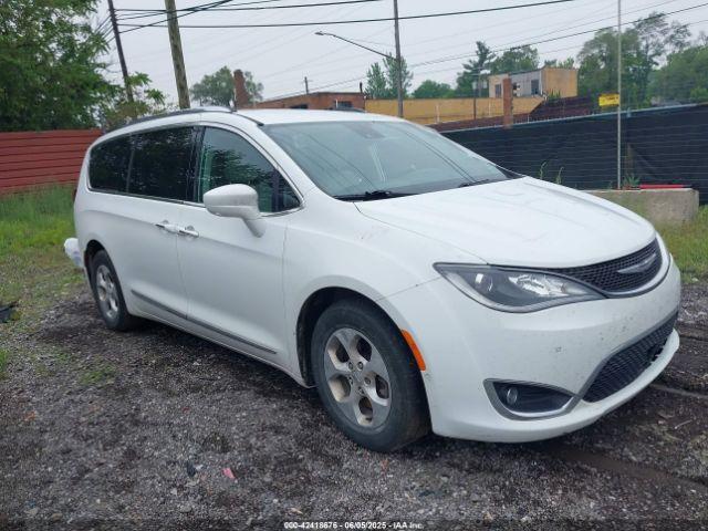  Salvage Chrysler Pacifica