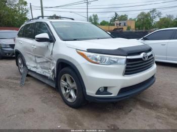  Salvage Toyota Highlander