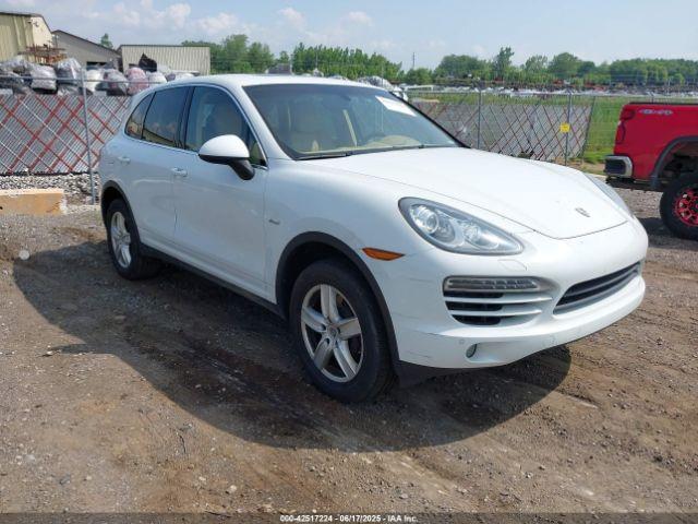  Salvage Porsche Cayenne