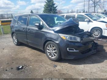  Salvage Kia Sedona