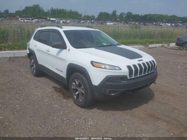  Salvage Jeep Cherokee