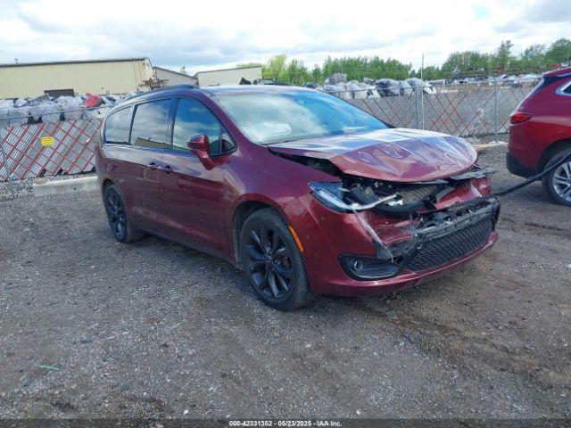  Salvage Chrysler Pacifica