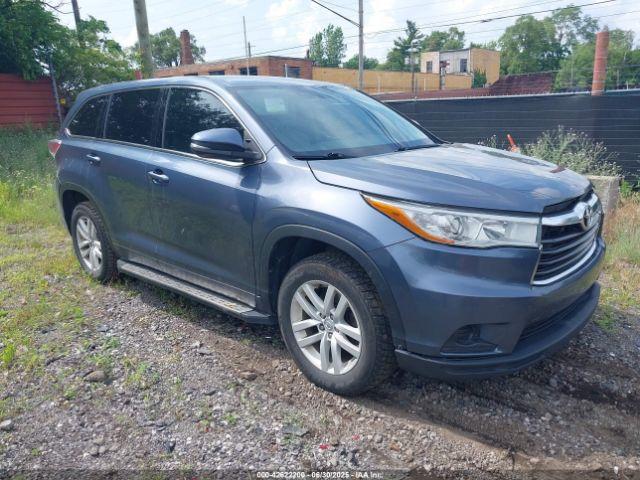  Salvage Toyota Highlander