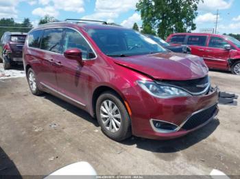  Salvage Chrysler Pacifica