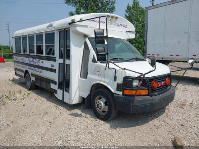  Salvage General Motors Savana Cutaway