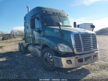  Salvage Freightliner Cascadia 125