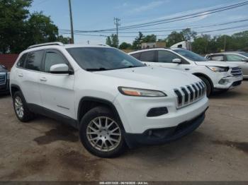  Salvage Jeep Cherokee