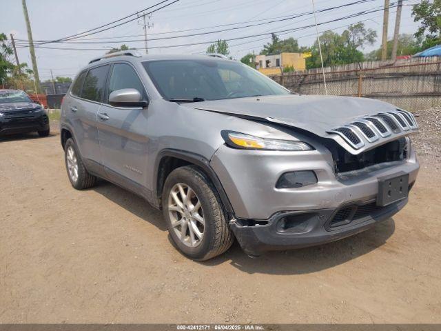  Salvage Jeep Cherokee