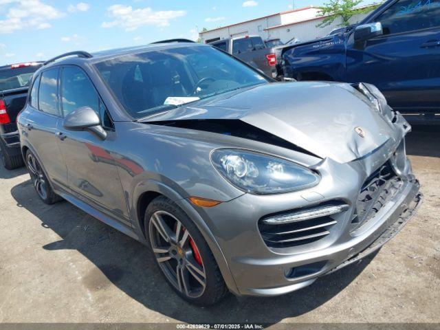  Salvage Porsche Cayenne